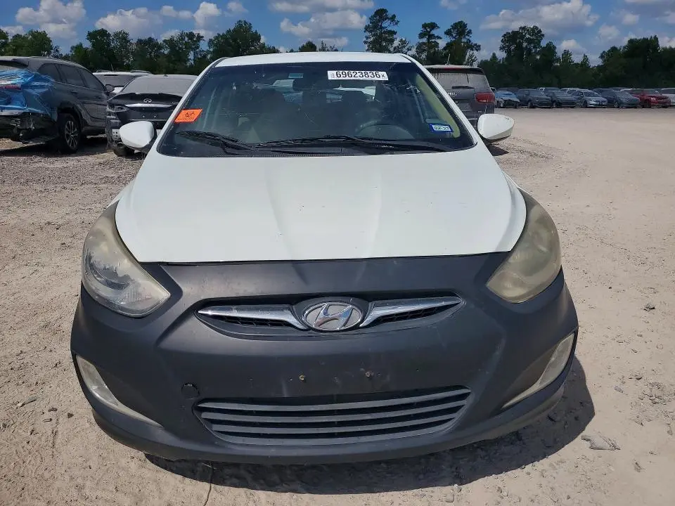 2013 HYUNDAI ACCENT GLS  
