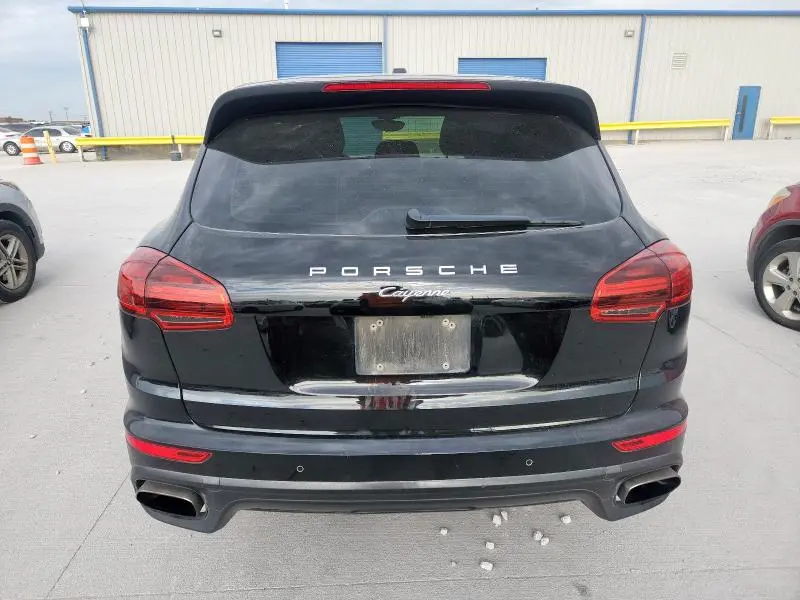 2017 PORSCHE CAYENNE   