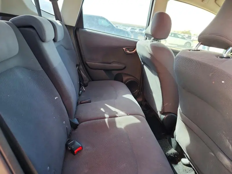 2010 HONDA FIT   