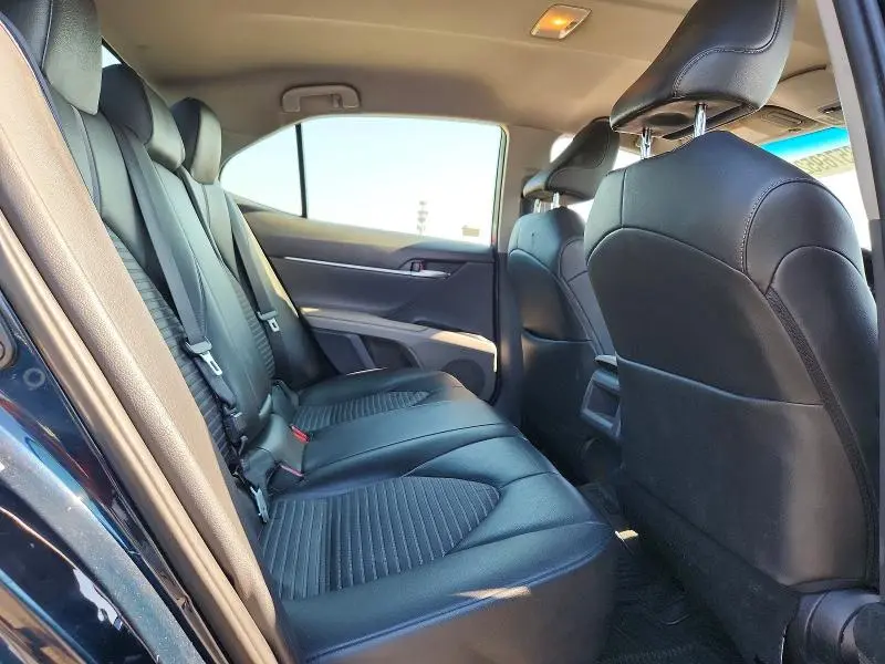 2018 TOYOTA CAMRY SE  