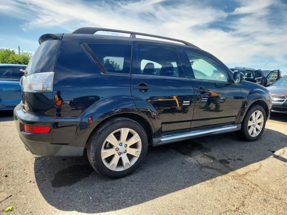 2011 MITSUBISHI OUTLANDER SE  