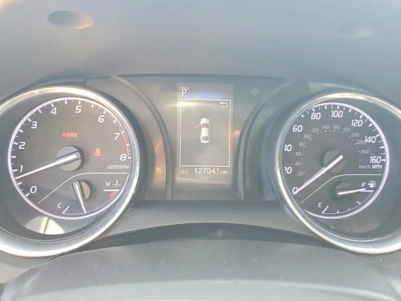 2019 TOYOTA CAMRY SE  