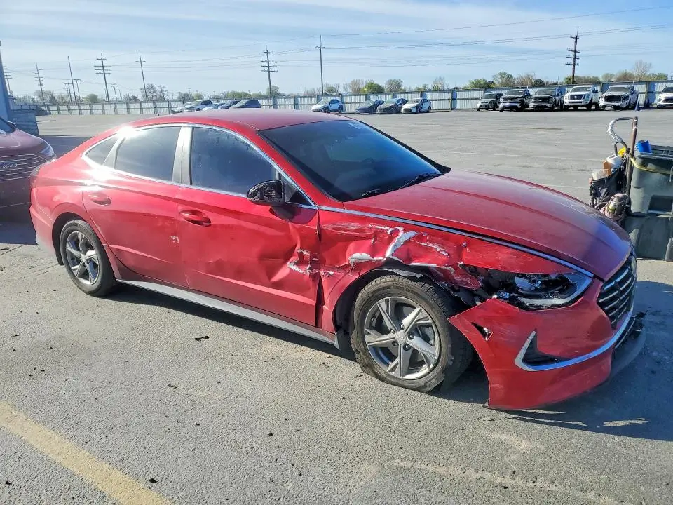 2022 HYUNDAI SONATA SE  