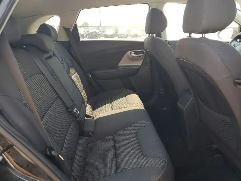 2017 KIA NIRO LX  