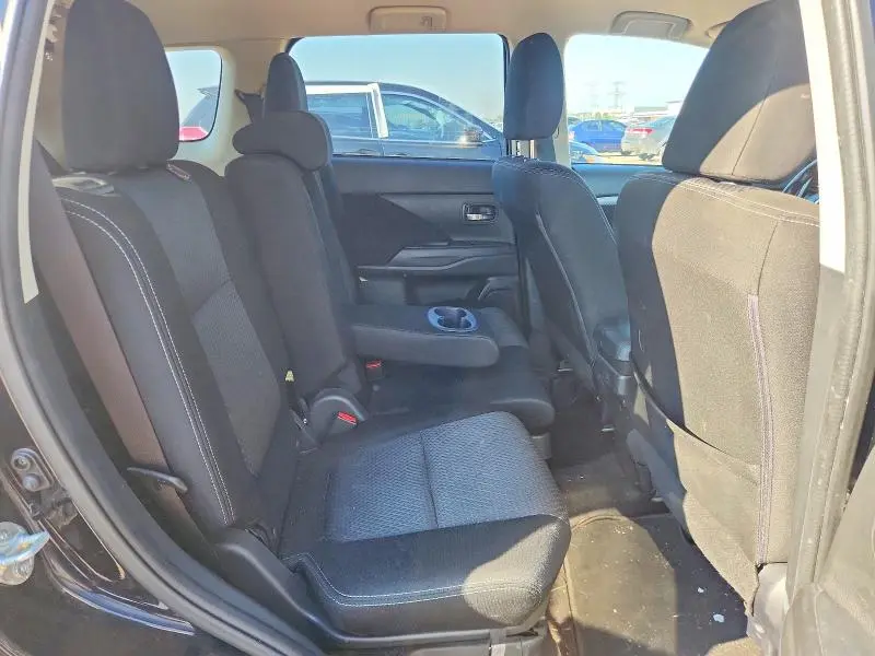 2017 MITSUBISHI OUTLANDER ES  
