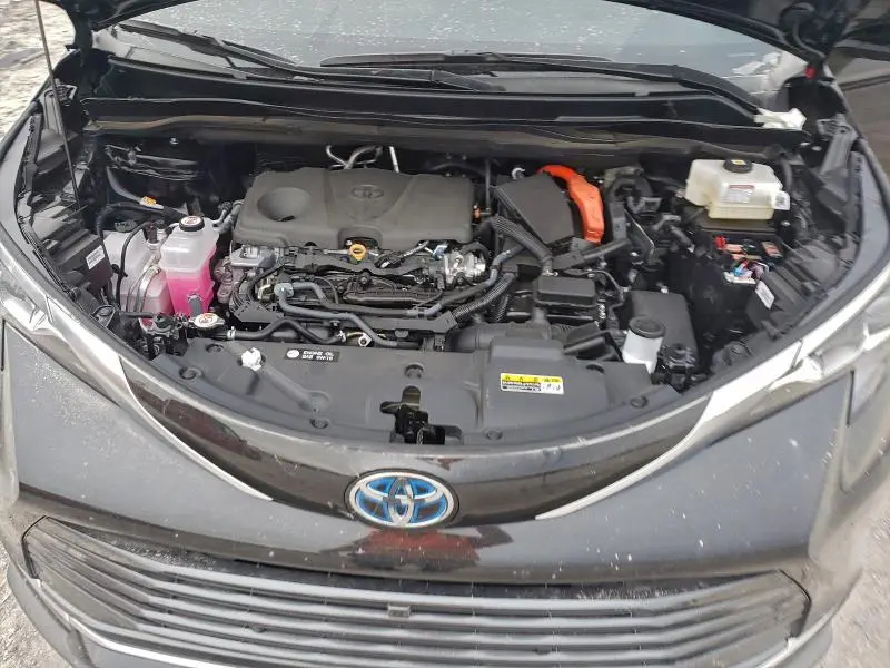 2025 TOYOTA SIENNA PLATINUM 7-PASSENGER  