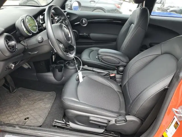 2021 MINI COOPER 