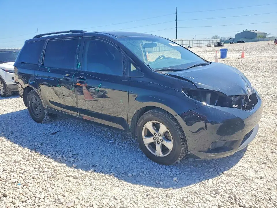 2016 TOYOTA SIENNA LE 8-PASSENGER  