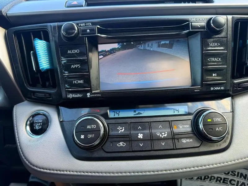 2017 TOYOTA RAV4 XLE  