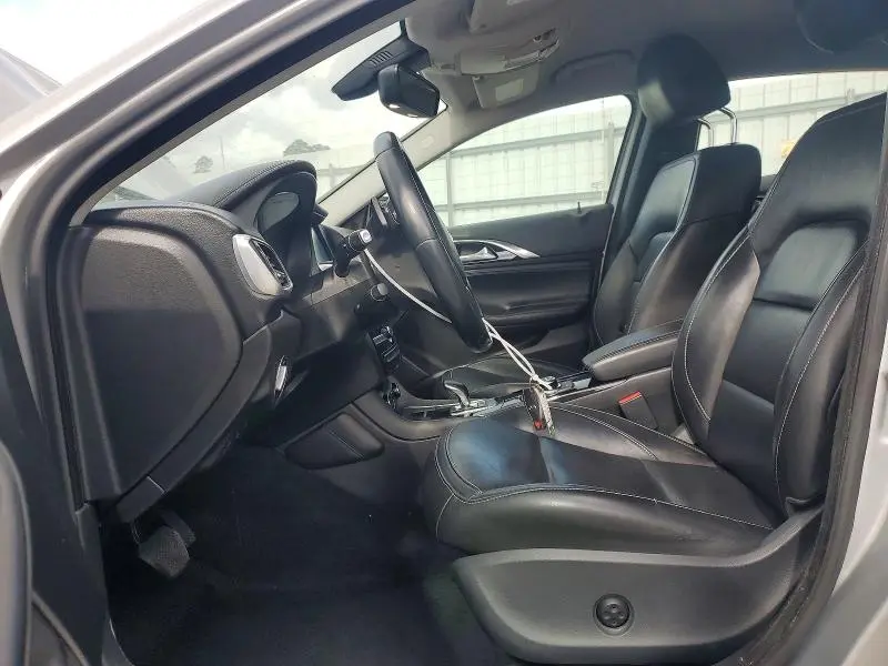 2018 INFINITI QX30 LUXURY  