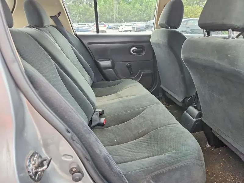 2011 NISSAN VERSA   