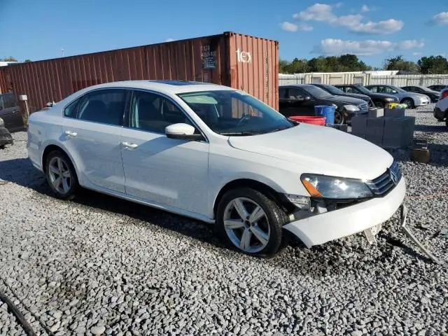 2013 VOLKSWAGEN PASSAT SE  