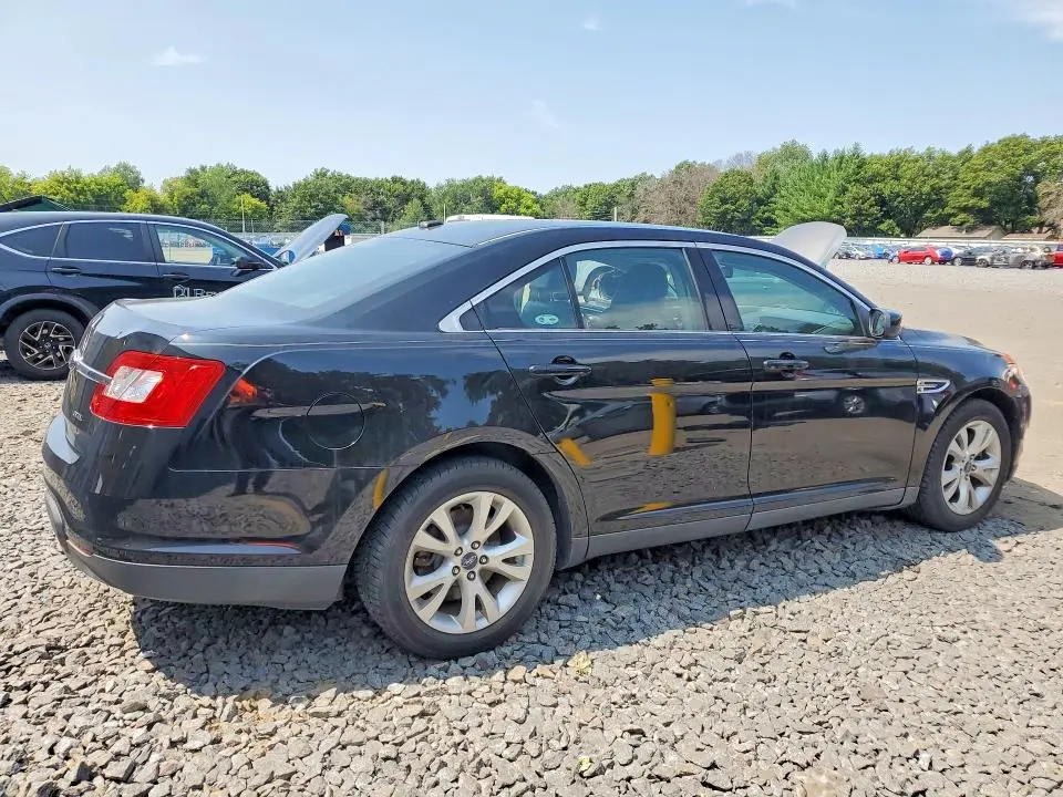 2011 FORD TAURUS SEL  