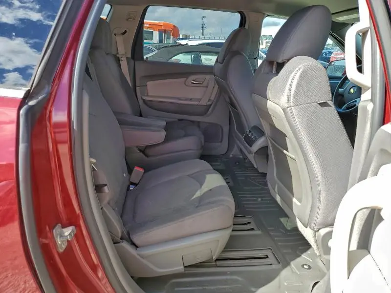 2011 CHEVROLET TRAVERSE LT  