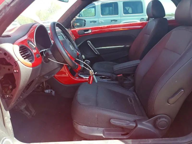 2018 VOLKSWAGEN BEETLE S  