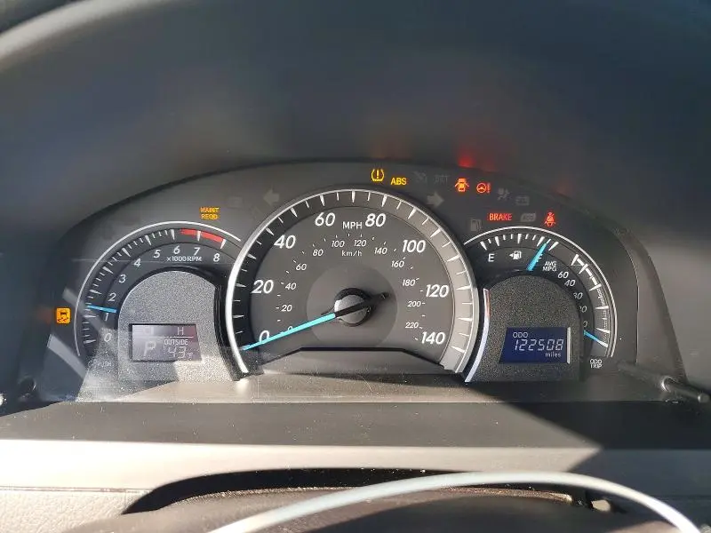 2014 TOYOTA CAMRY LE  
