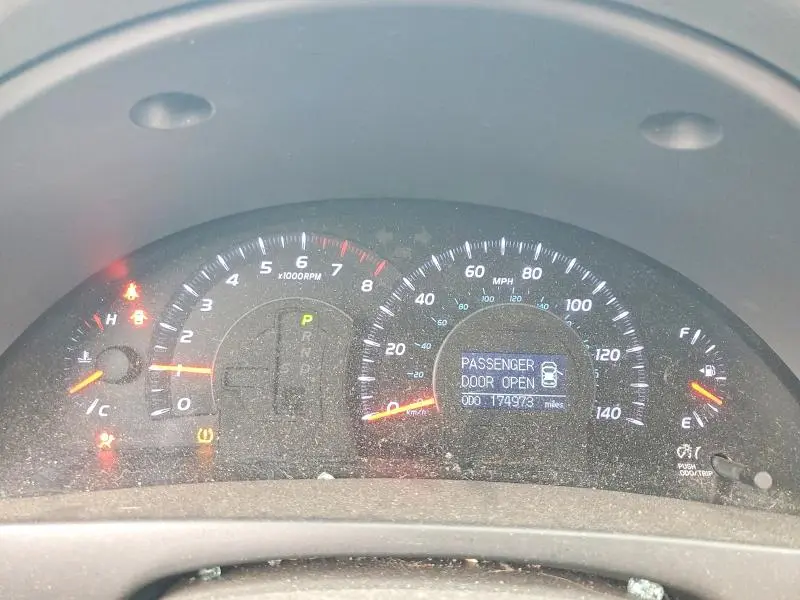 2010 TOYOTA CAMRY XLE  