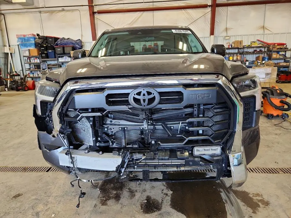 2024 TOYOTA TUNDRA SR5  