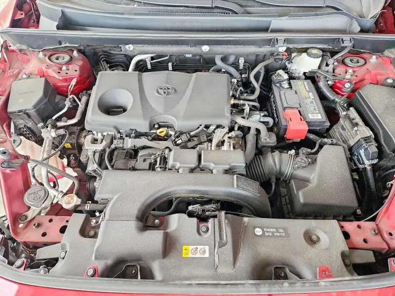 2021 TOYOTA RAV4 XLE  