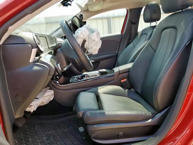 2022 MERCEDES-BENZ A 220  