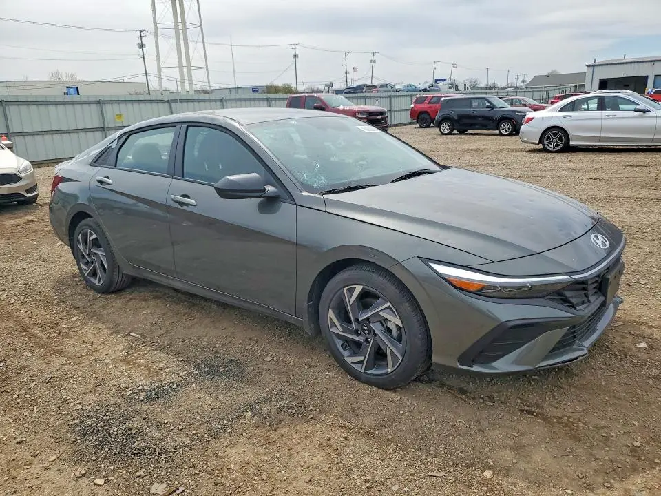 2025 HYUNDAI ELANTRA SEL SPORT  