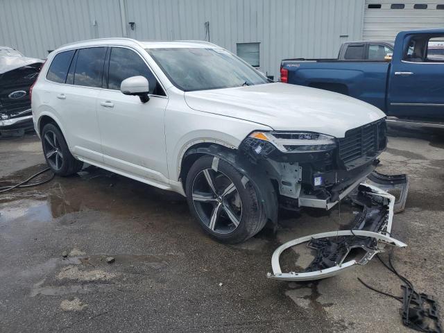 2017 VOLVO XC90 T6