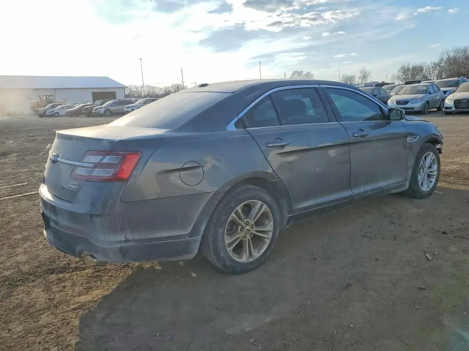 2017 FORD TAURUS SEL  
