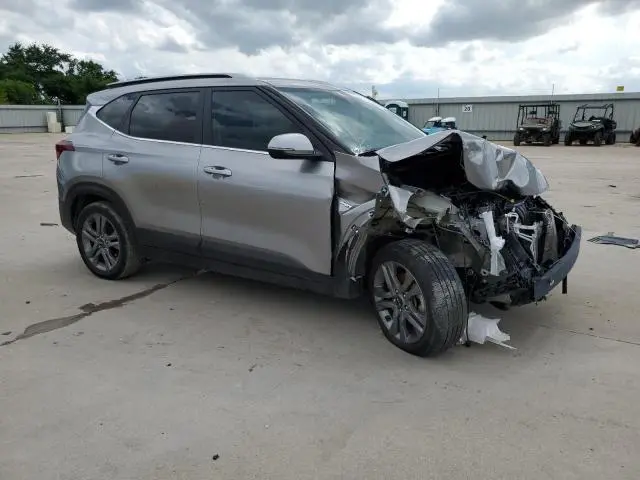 2021 KIA SELTOS S  