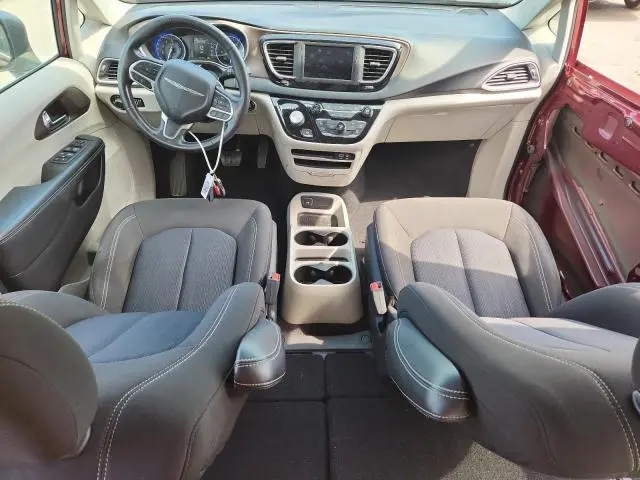 2020 CHRYSLER VOYAGER LX  