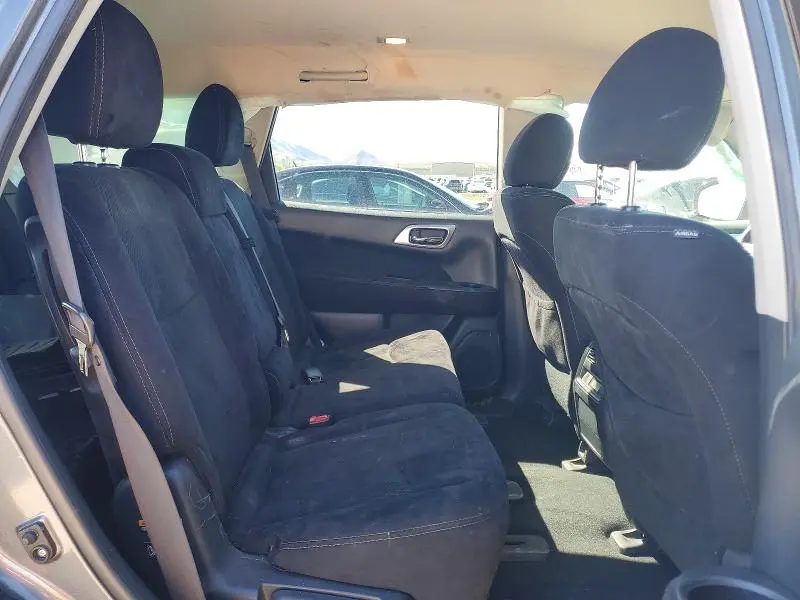 2015 NISSAN PATHFINDER SV  