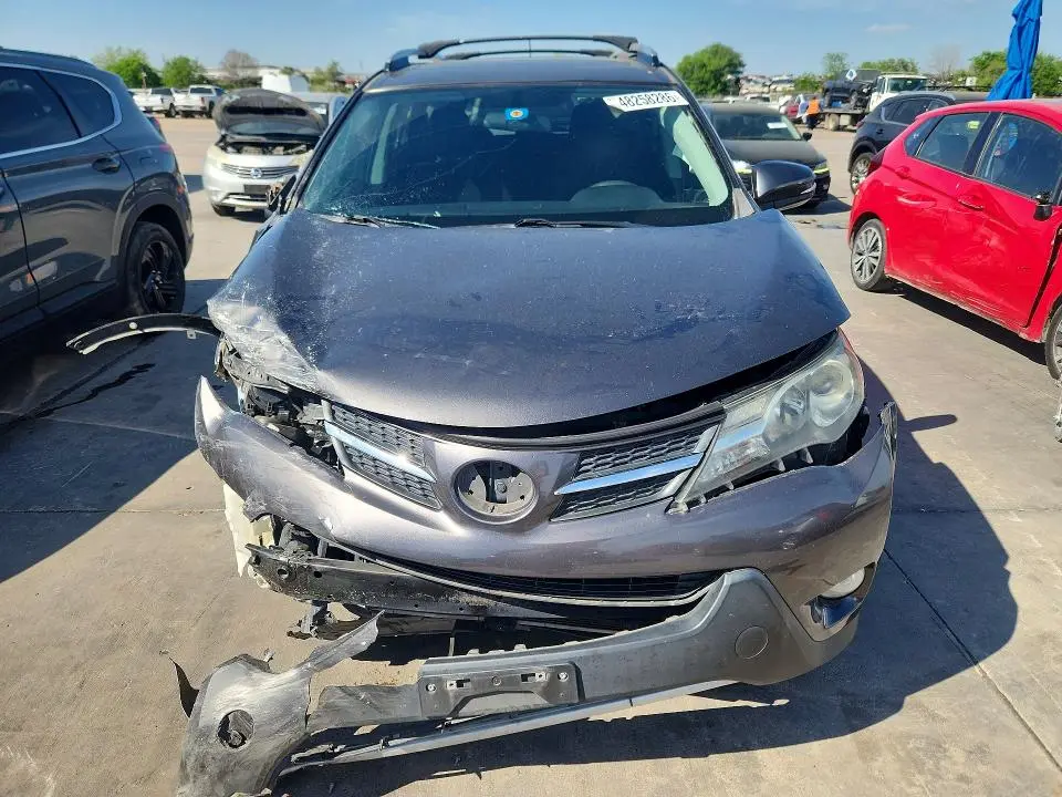 2014 TOYOTA RAV4 XLE  