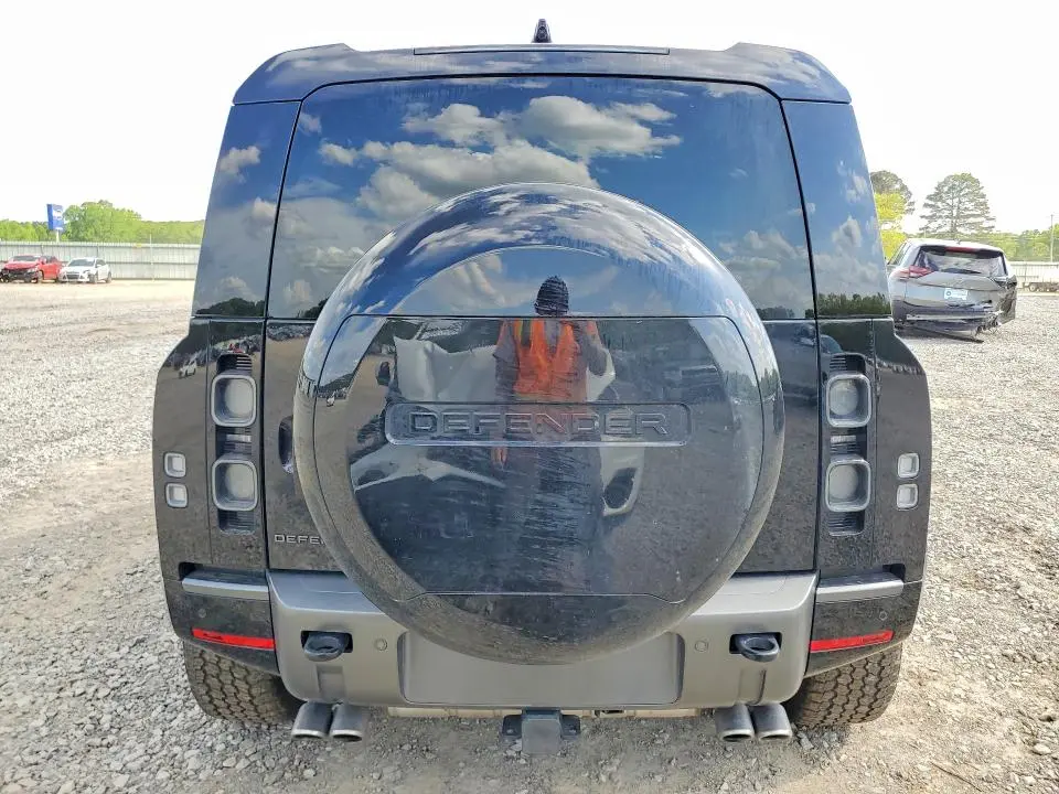 2025 LAND ROVER DEFENDER 110  