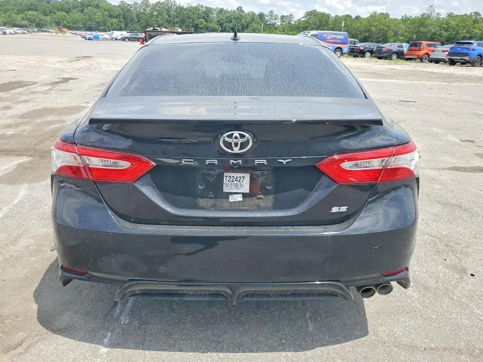 2020 TOYOTA CAMRY SE  