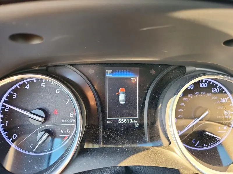 2019 TOYOTA CAMRY SE  