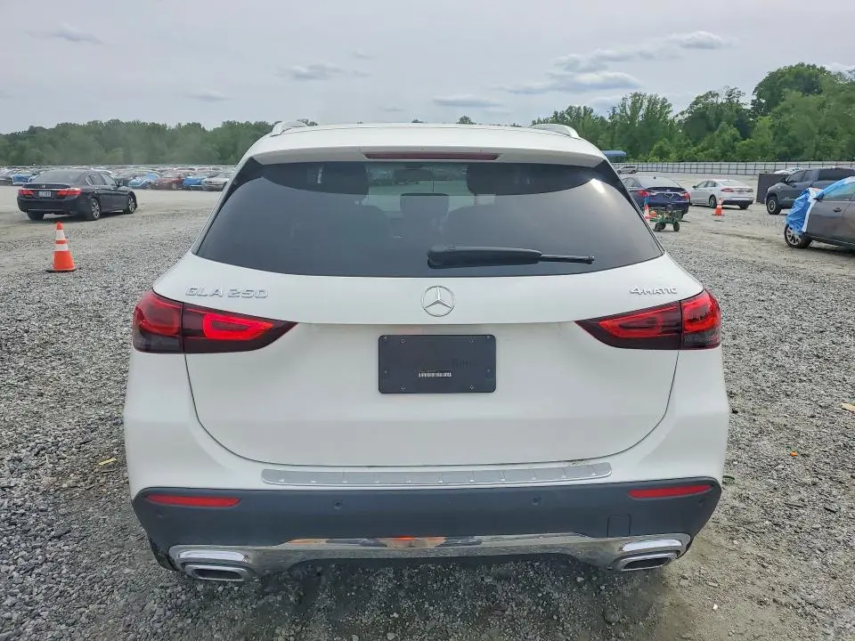 2021 MERCEDES-BENZ GLA 250 4MATIC  