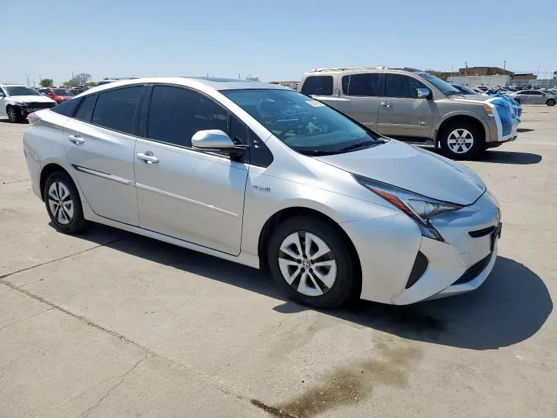 2016 TOYOTA PRIUS 
