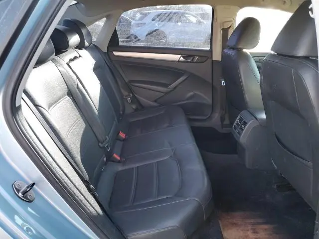 2013 VOLKSWAGEN PASSAT SE  