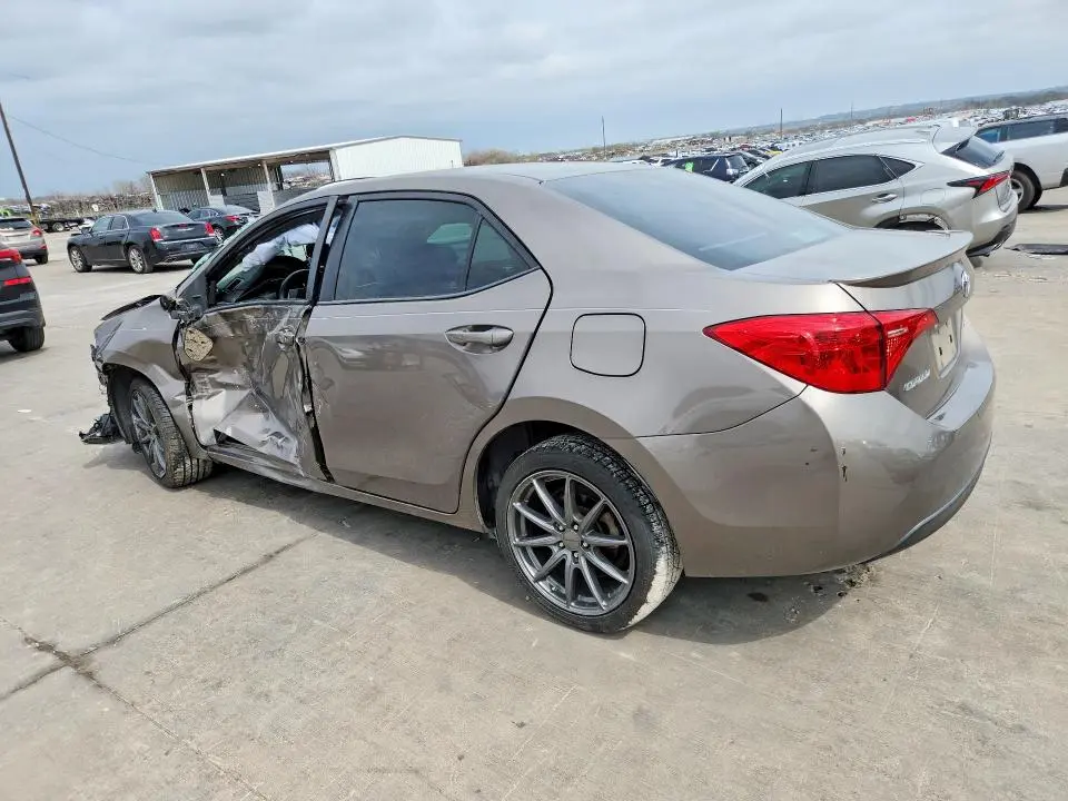 2017 TOYOTA COROLLA SE  