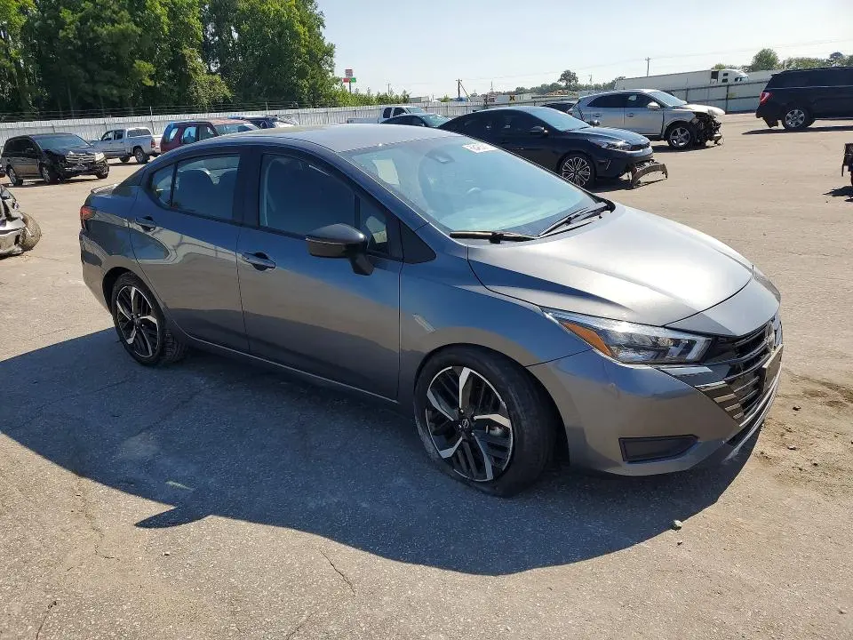 2024 NISSAN VERSA SR  