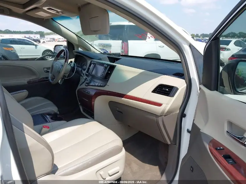 2013 TOYOTA SIENNA LIMITED V6 7 PASSENGER