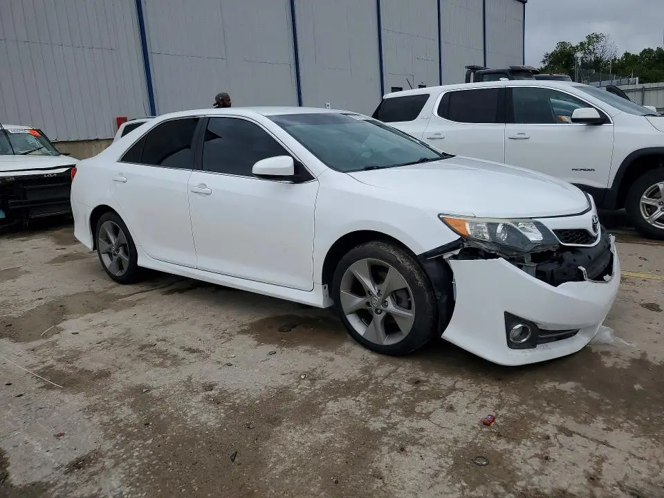 2014 TOYOTA CAMRY SE V6  