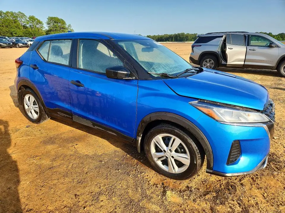2024 NISSAN KICKS S  