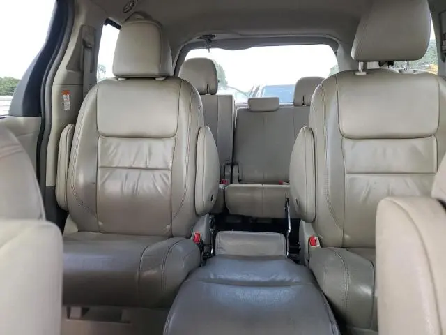 2015 TOYOTA SIENNA XLE  