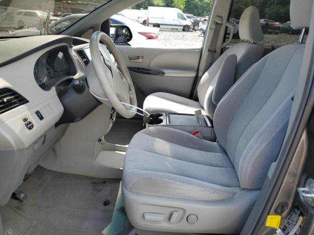 2013 TOYOTA SIENNA LE