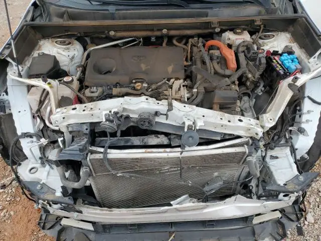 2021 TOYOTA RAV4 XLE  