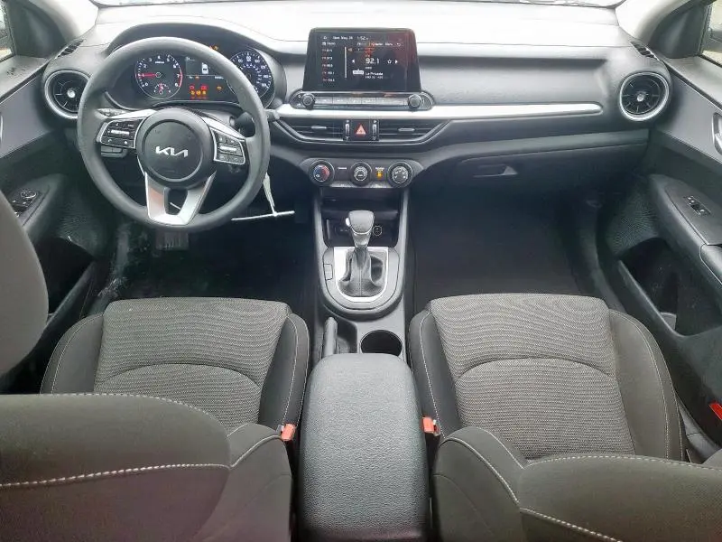 2023 KIA FORTE LX  
