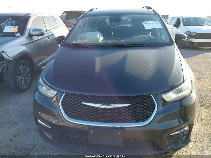 2022 CHRYSLER PACIFICA TOURING L