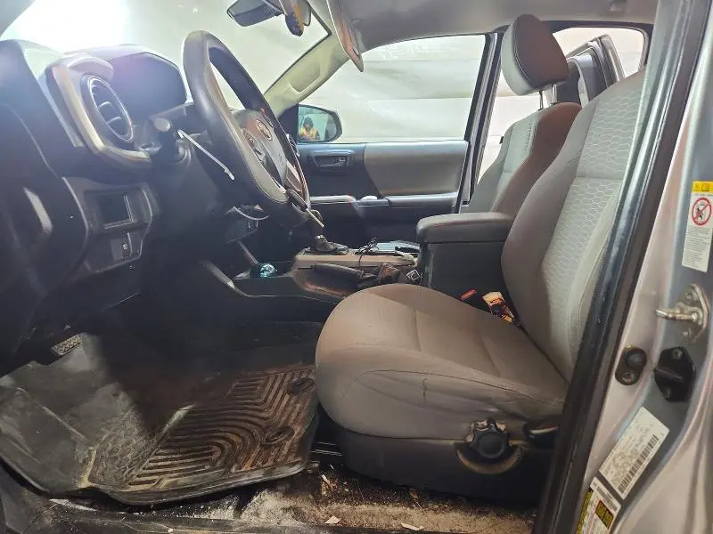 2019 TOYOTA TACOMA SR5  