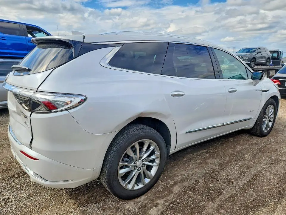 2022 BUICK ENCLAVE AVENIR  