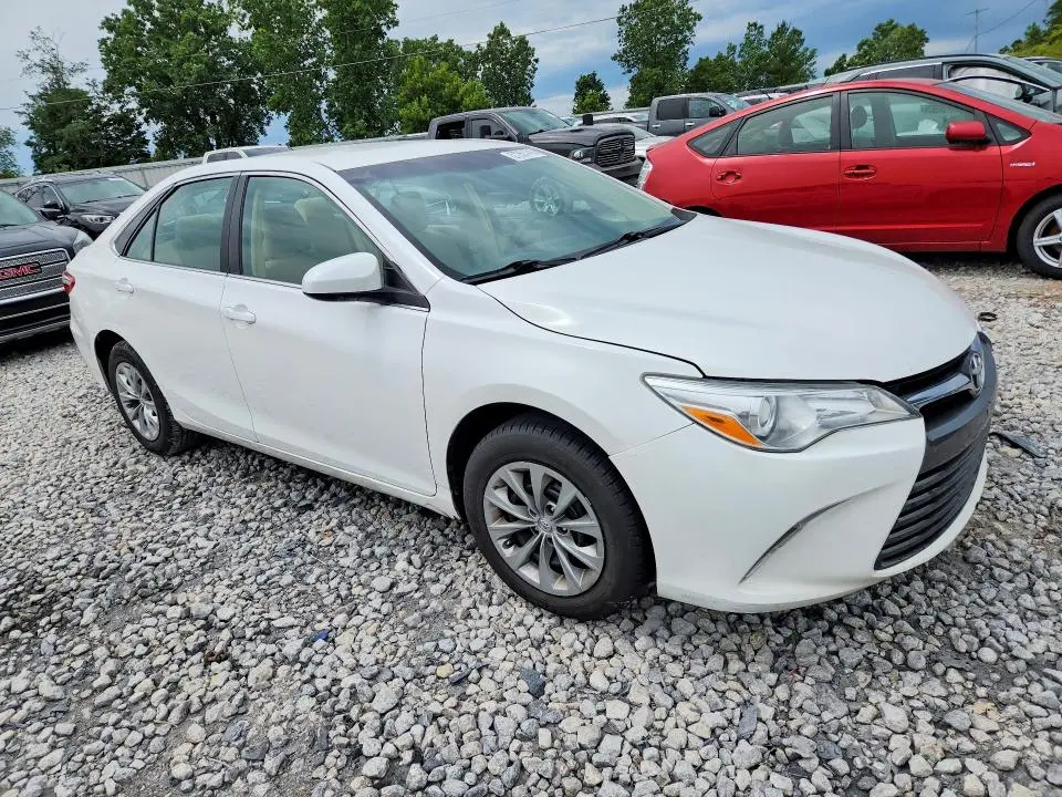 2015 TOYOTA CAMRY LE  